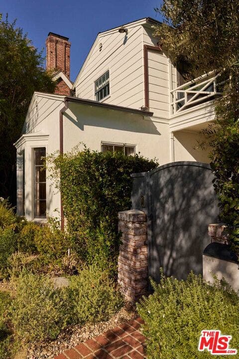 638 N Cherokee Avenue, Los Angeles, CA 90004 638 N Cherokee Avenue, Los Angeles, CA 90004