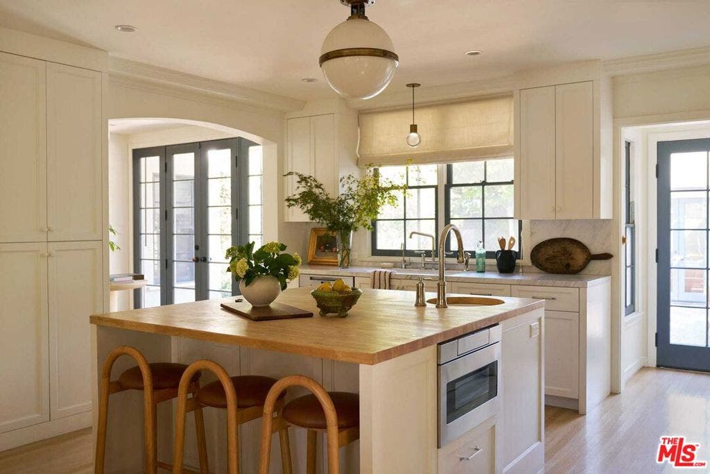638 N Cherokee Avenue, Los Angeles, CA 90004 638 N Cherokee Avenue, Los Angeles, CA 90004