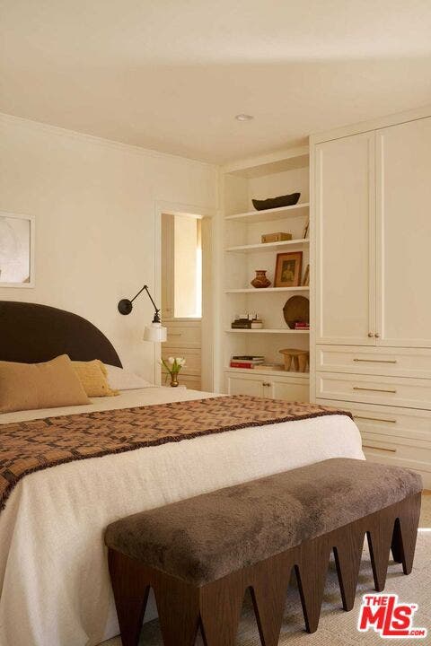 638 N Cherokee Avenue, Los Angeles, CA 90004 638 N Cherokee Avenue, Los Angeles, CA 90004