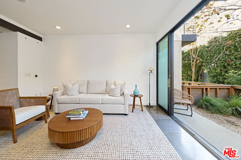 744 Brooks Avenue, Venice, CA 90291 744 Brooks Avenue, Venice, CA 90291