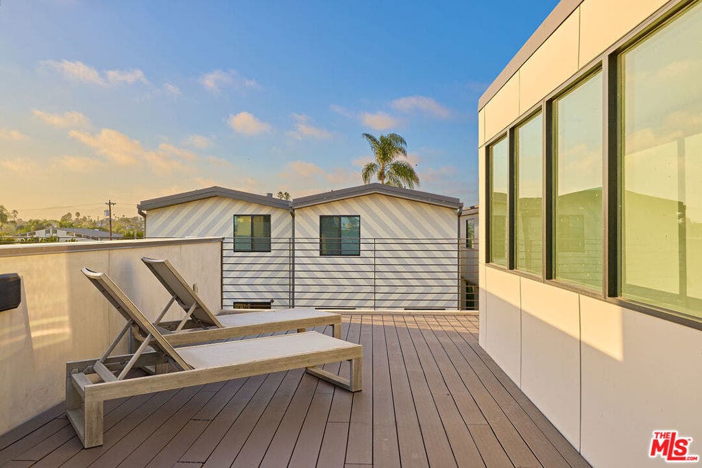 744 Brooks Avenue, Venice, CA 90291 744 Brooks Avenue, Venice, CA 90291
