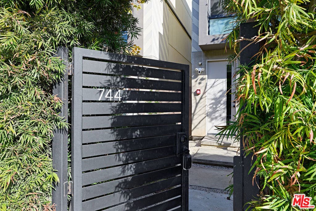 744 Brooks Avenue, Venice, CA 90291 744 Brooks Avenue, Venice, CA 90291