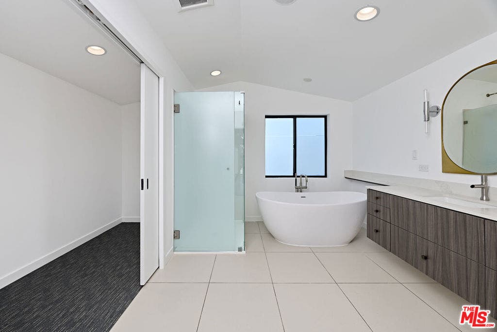 744 Brooks Avenue, Venice, CA 90291 744 Brooks Avenue, Venice, CA 90291