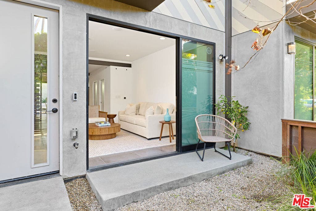 744 Brooks Avenue, Venice, CA 90291 744 Brooks Avenue, Venice, CA 90291