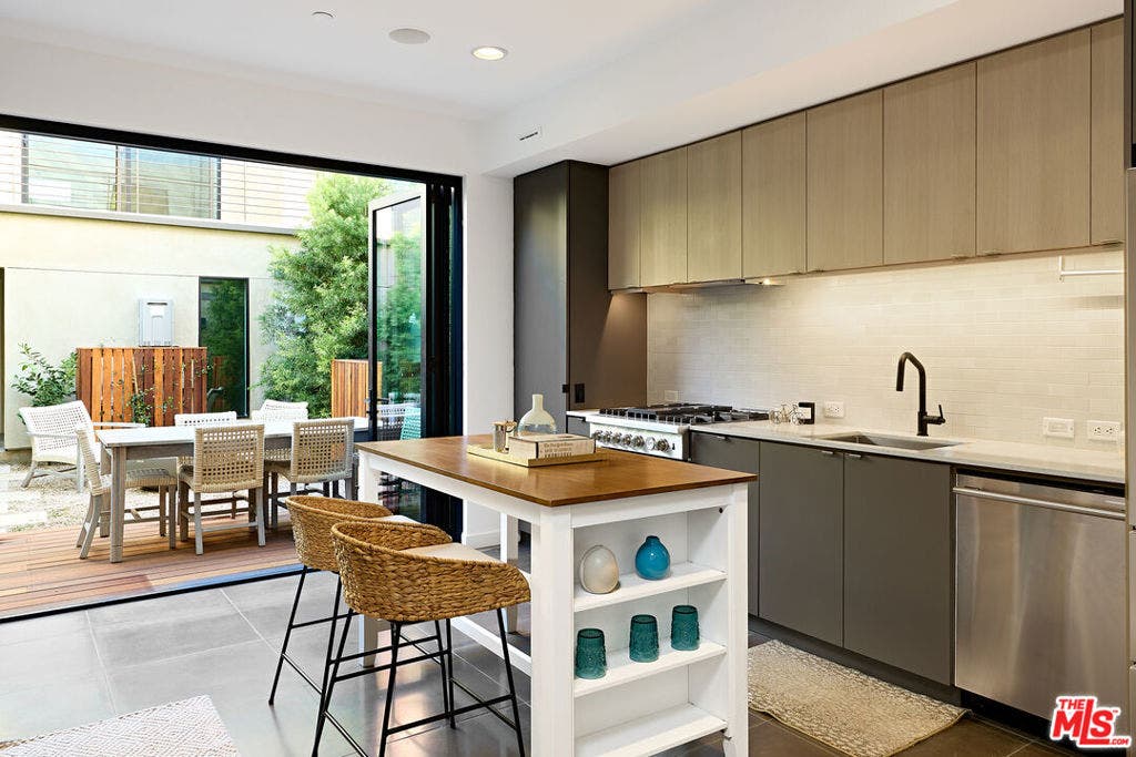 744 Brooks Avenue, Venice, CA 90291 744 Brooks Avenue, Venice, CA 90291