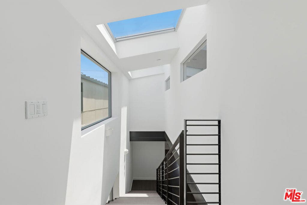 744 Brooks Avenue, Venice, CA 90291 744 Brooks Avenue, Venice, CA 90291