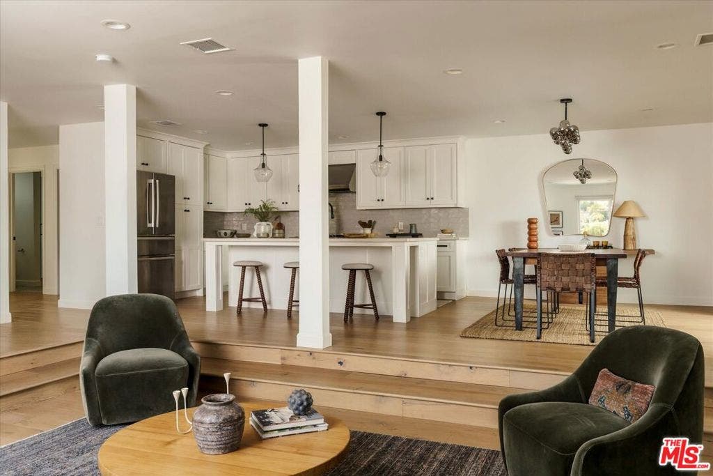 2441 Claremont Avenue, Los Angeles, CA 90027 2441 Claremont Avenue, Los Angeles, CA 90027