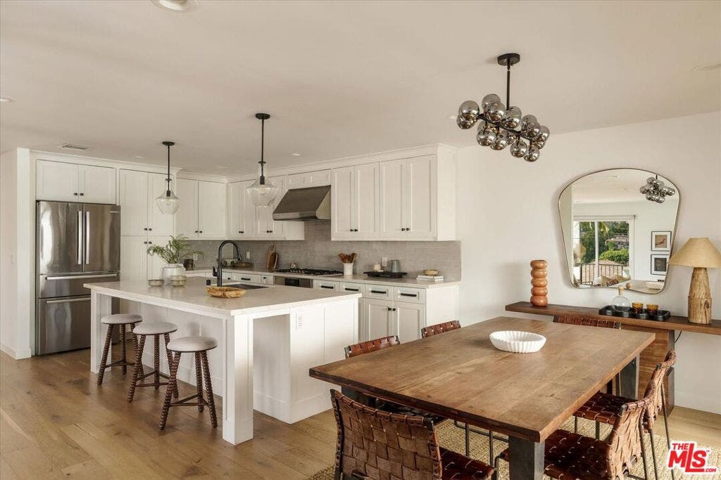 2441 Claremont Avenue, Los Angeles, CA 90027 2441 Claremont Avenue, Los Angeles, CA 90027