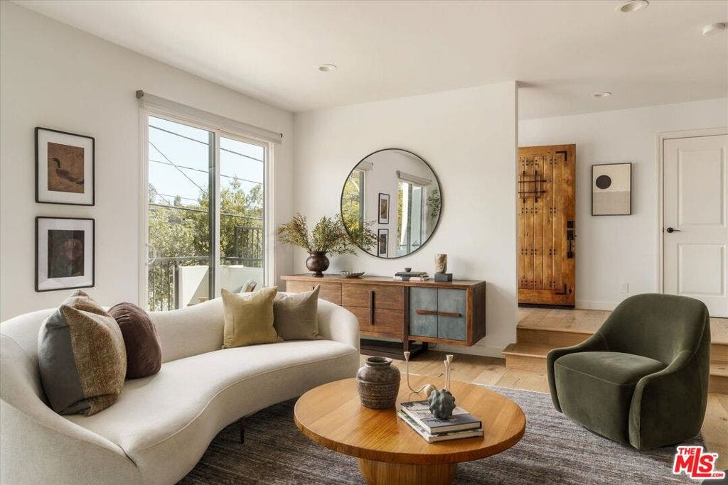 2441 Claremont Avenue, Los Angeles, CA 90027 2441 Claremont Avenue, Los Angeles, CA 90027