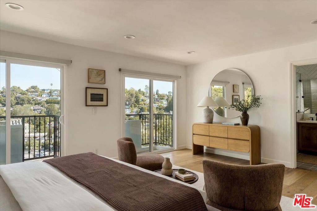 2441 Claremont Avenue, Los Angeles, CA 90027 2441 Claremont Avenue, Los Angeles, CA 90027