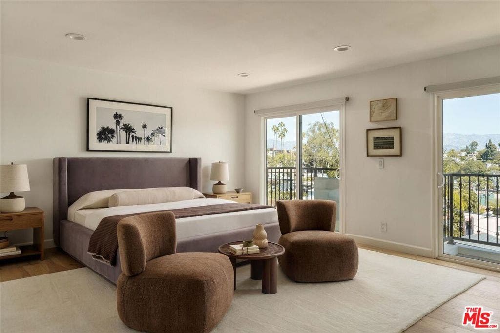 2441 Claremont Avenue, Los Angeles, CA 90027 2441 Claremont Avenue, Los Angeles, CA 90027