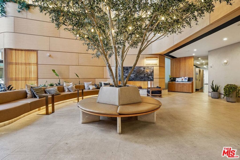 1100 Wilshire Boulevard, #1804, Los Angeles, CA 90017 1100 Wilshire Boulevard, #1804, Los Angeles, CA 90017