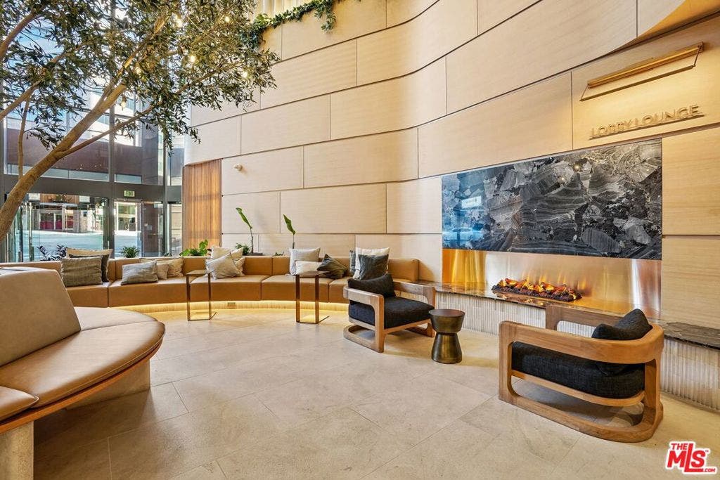 1100 Wilshire Boulevard, #1804, Los Angeles, CA 90017 1100 Wilshire Boulevard, #1804, Los Angeles, CA 90017