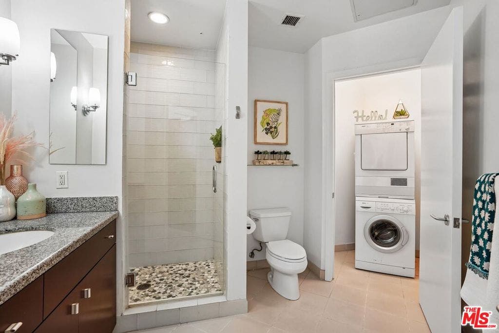 1100 Wilshire Boulevard, #1804, Los Angeles, CA 90017 1100 Wilshire Boulevard, #1804, Los Angeles, CA 90017