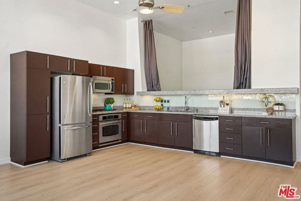 1100 Wilshire Boulevard, #1804, Los Angeles, CA 90017 1100 Wilshire Boulevard, #1804, Los Angeles, CA 90017
