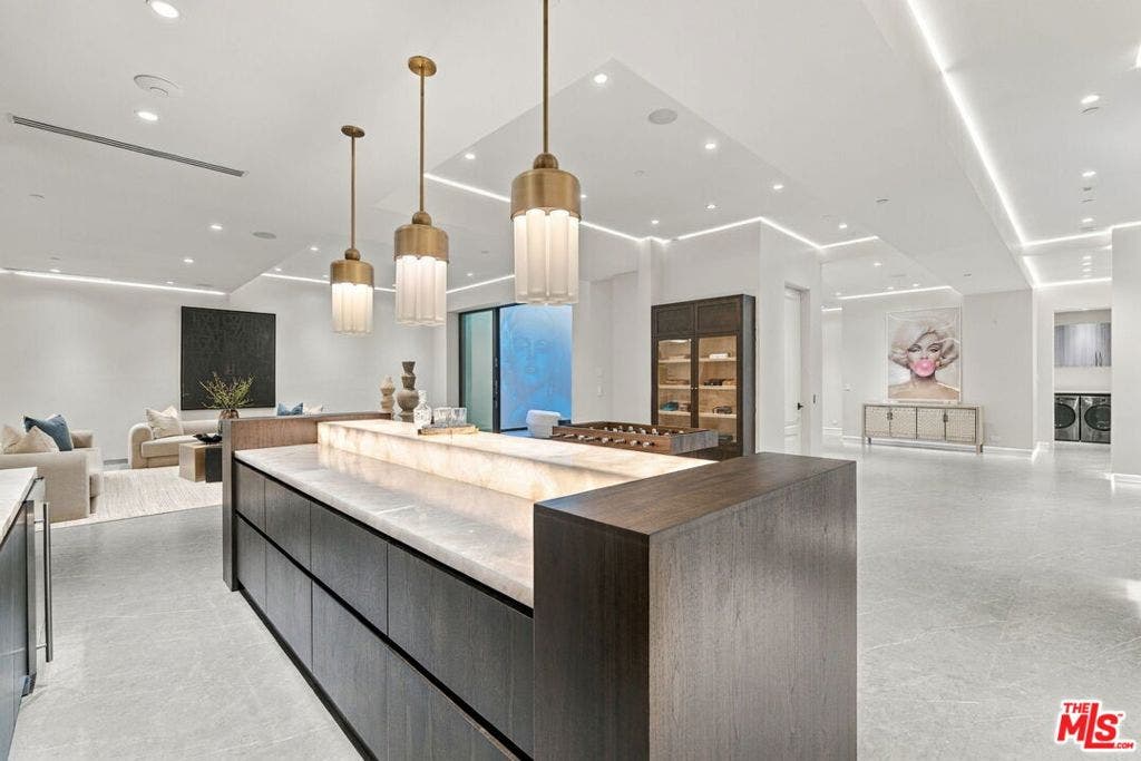 509 N Elm Drive, Beverly Hills, CA 90210 509 N Elm Drive, Beverly Hills, CA 90210