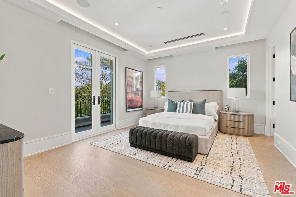 509 N Elm Drive, Beverly Hills, CA 90210 509 N Elm Drive, Beverly Hills, CA 90210