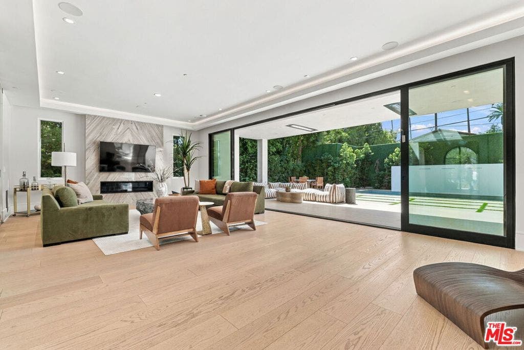 509 N Elm Drive, Beverly Hills, CA 90210 509 N Elm Drive, Beverly Hills, CA 90210