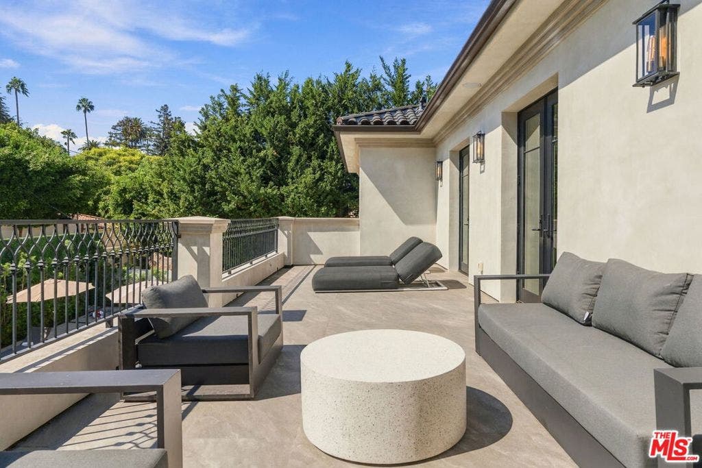 509 N Elm Drive, Beverly Hills, CA 90210 509 N Elm Drive, Beverly Hills, CA 90210