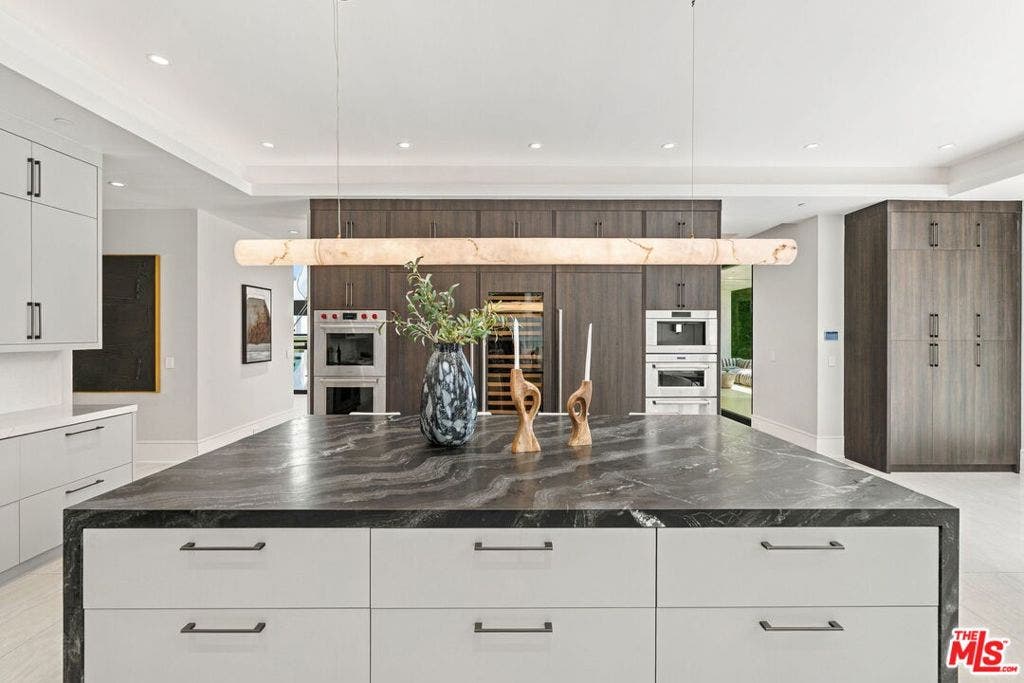 509 N Elm Drive, Beverly Hills, CA 90210 509 N Elm Drive, Beverly Hills, CA 90210