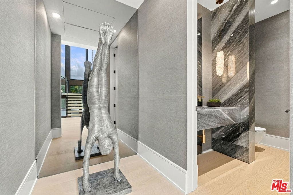 509 N Elm Drive, Beverly Hills, CA 90210 509 N Elm Drive, Beverly Hills, CA 90210