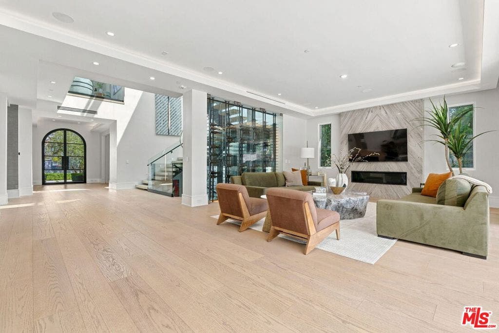 509 N Elm Drive, Beverly Hills, CA 90210 509 N Elm Drive, Beverly Hills, CA 90210