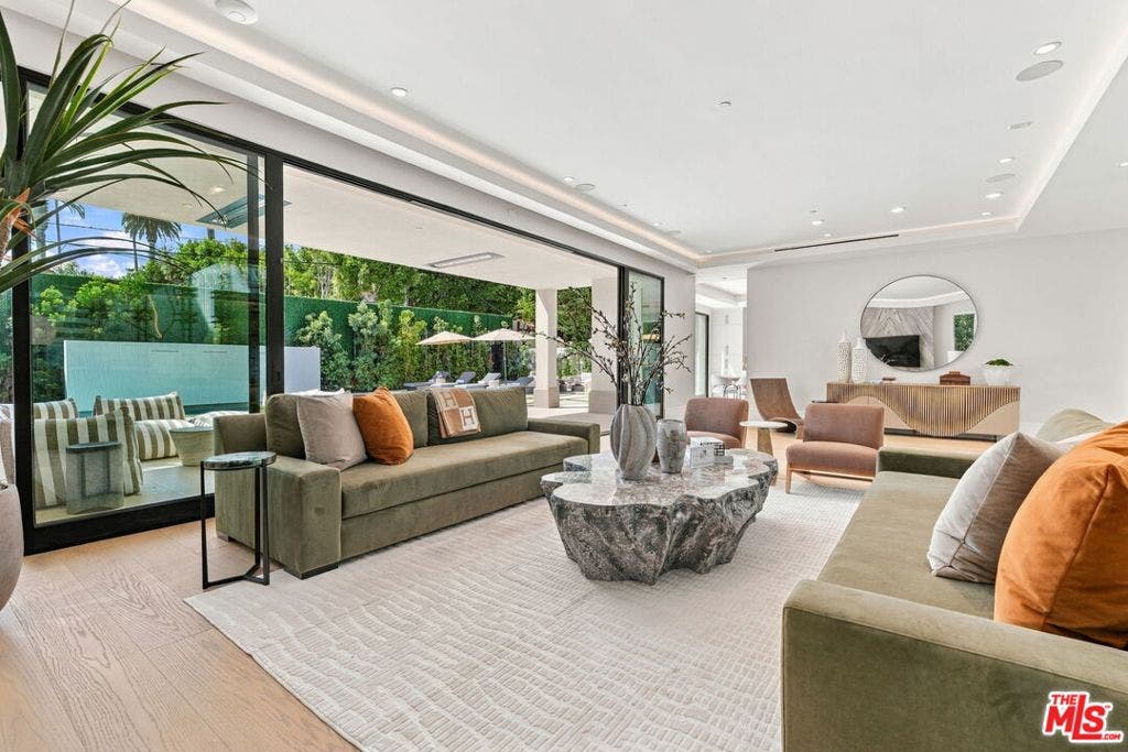 509 N Elm Drive, Beverly Hills, CA 90210 509 N Elm Drive, Beverly Hills, CA 90210
