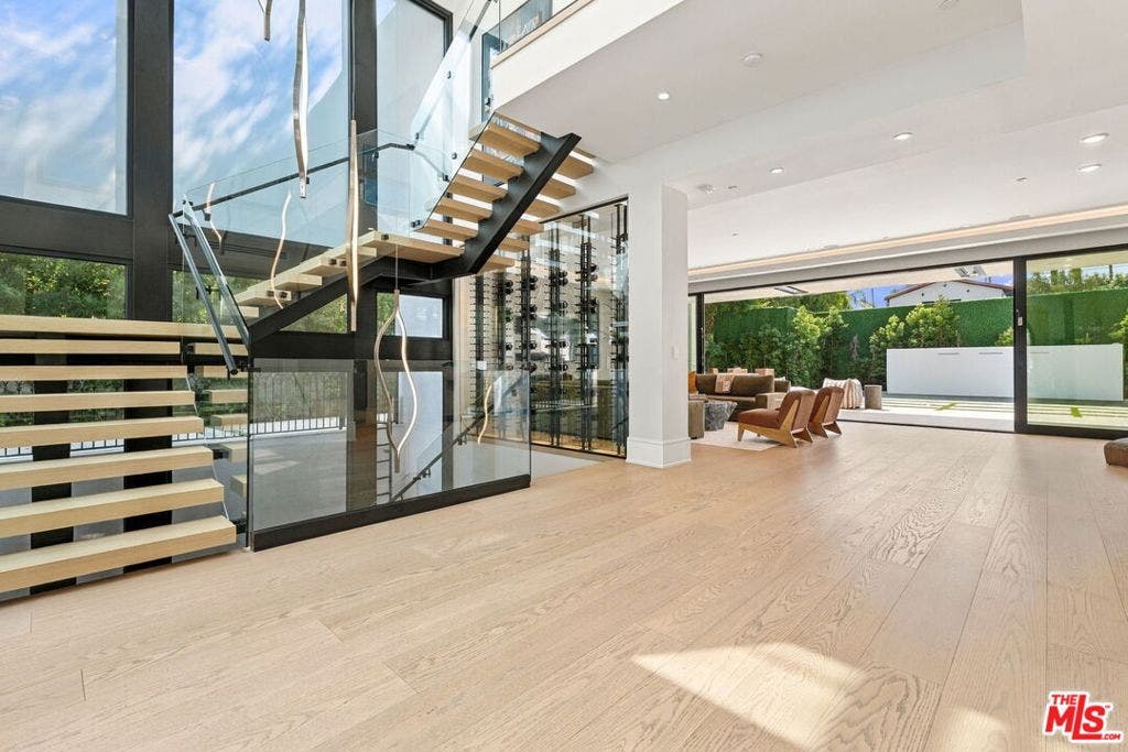 509 N Elm Drive, Beverly Hills, CA 90210 509 N Elm Drive, Beverly Hills, CA 90210