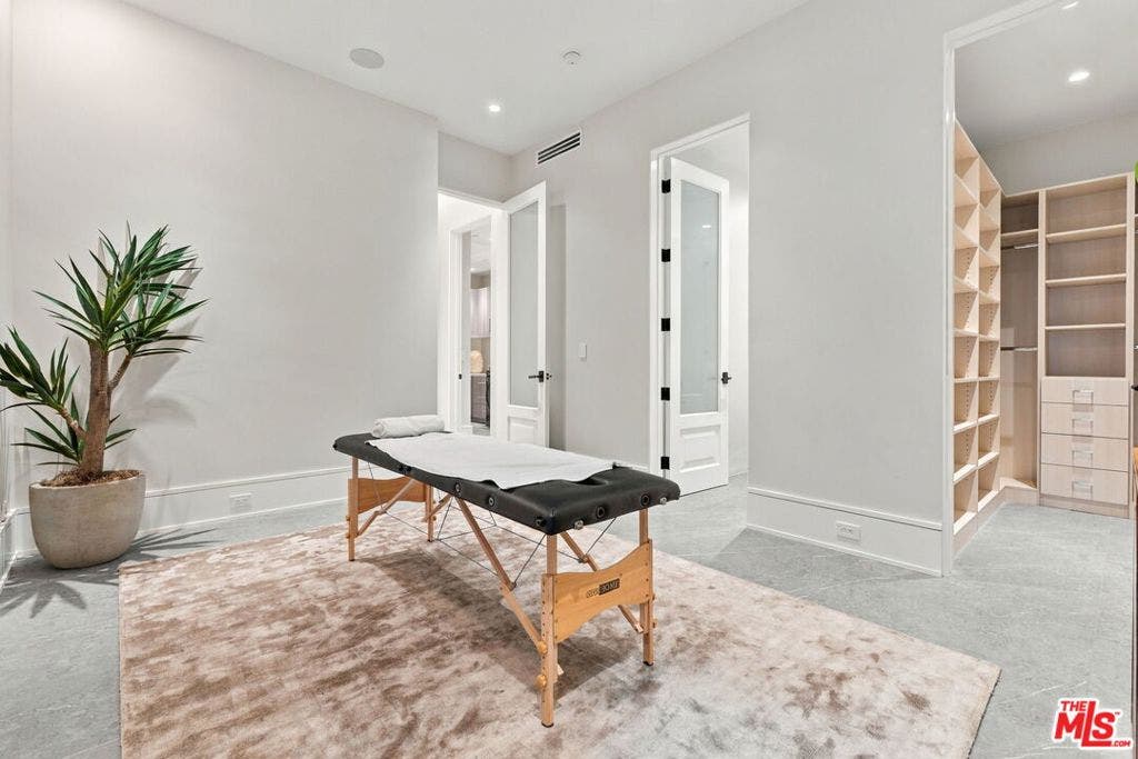 509 N Elm Drive, Beverly Hills, CA 90210 509 N Elm Drive, Beverly Hills, CA 90210
