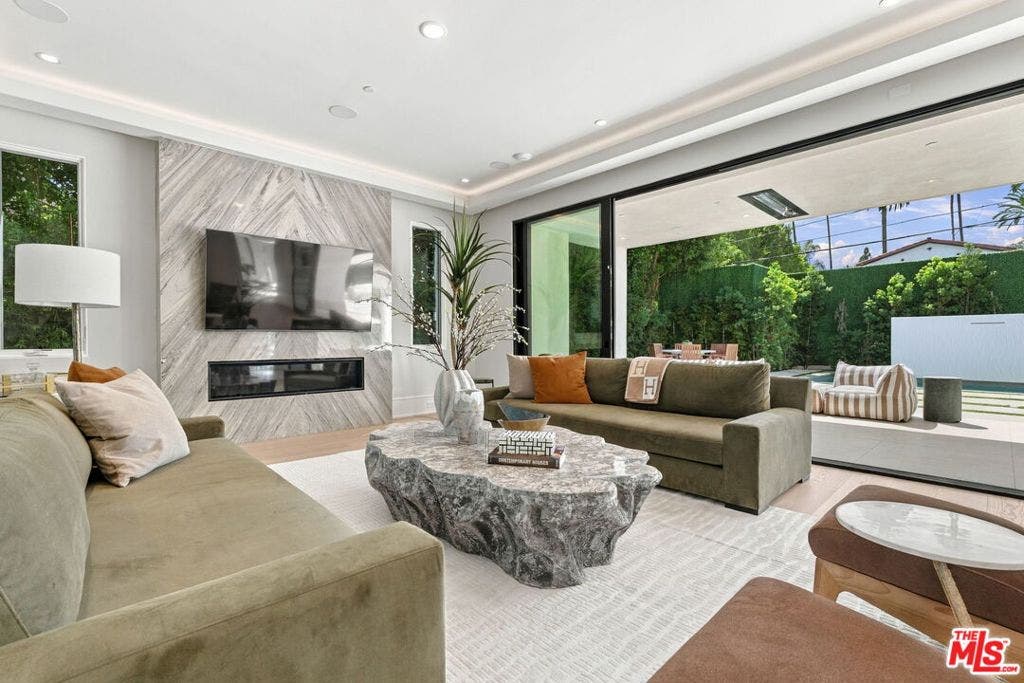509 N Elm Drive, Beverly Hills, CA 90210 509 N Elm Drive, Beverly Hills, CA 90210