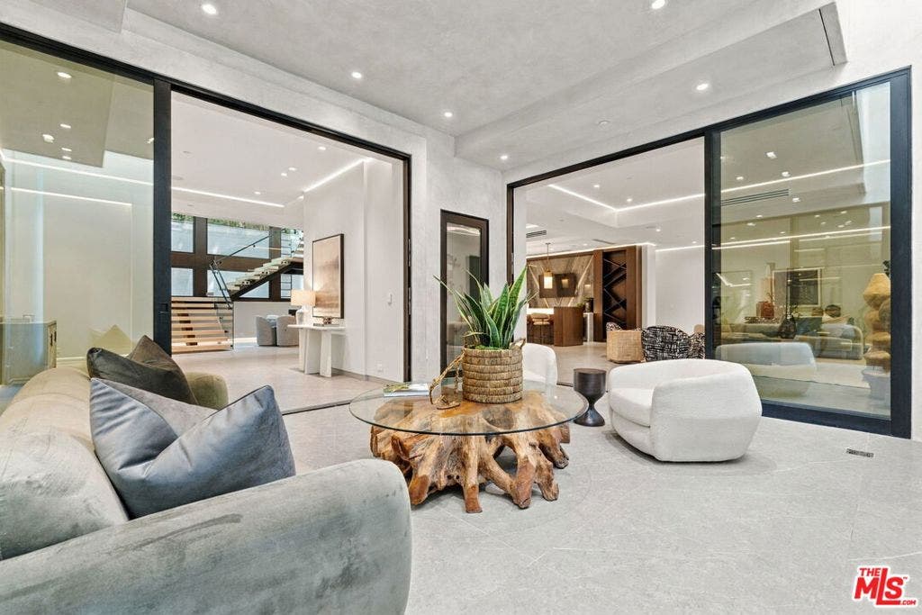 509 N Elm Drive, Beverly Hills, CA 90210 509 N Elm Drive, Beverly Hills, CA 90210