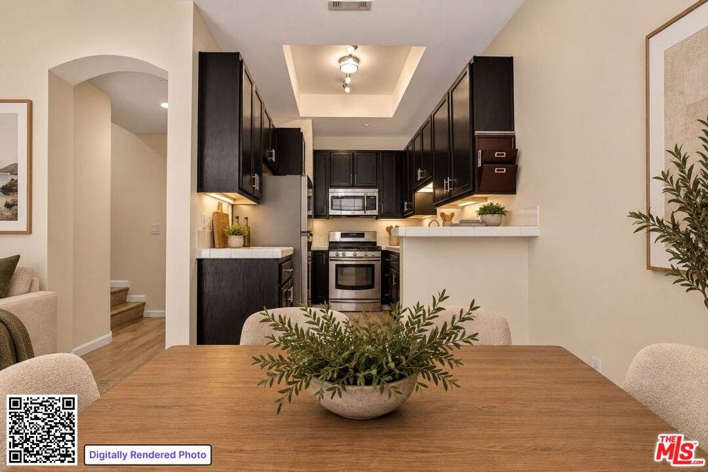 11112 La Maida Street, #14, North Hollywood, CA 91601 11112 La Maida Street, #14, North Hollywood, CA 91601