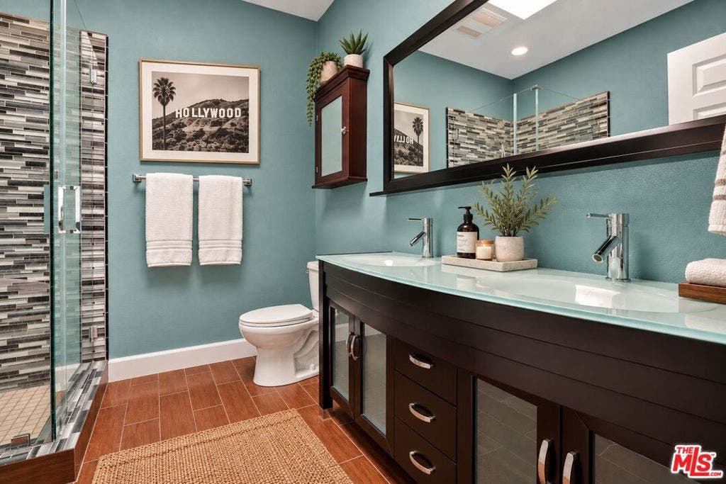 11112 La Maida Street, #14, North Hollywood, CA 91601 11112 La Maida Street, #14, North Hollywood, CA 91601