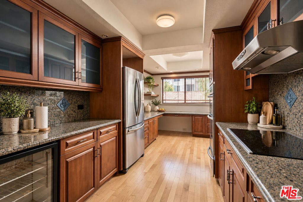2950 Neilson Way, #408, Santa Monica, CA 90405 2950 Neilson Way, #408, Santa Monica, CA 90405