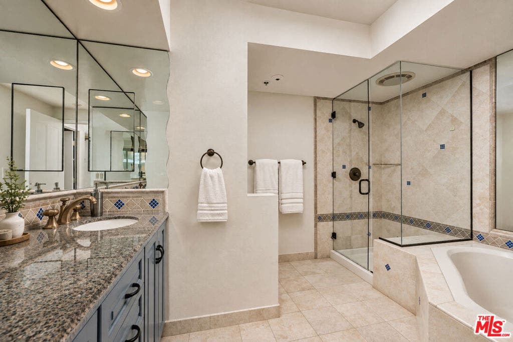 2950 Neilson Way, #408, Santa Monica, CA 90405 2950 Neilson Way, #408, Santa Monica, CA 90405