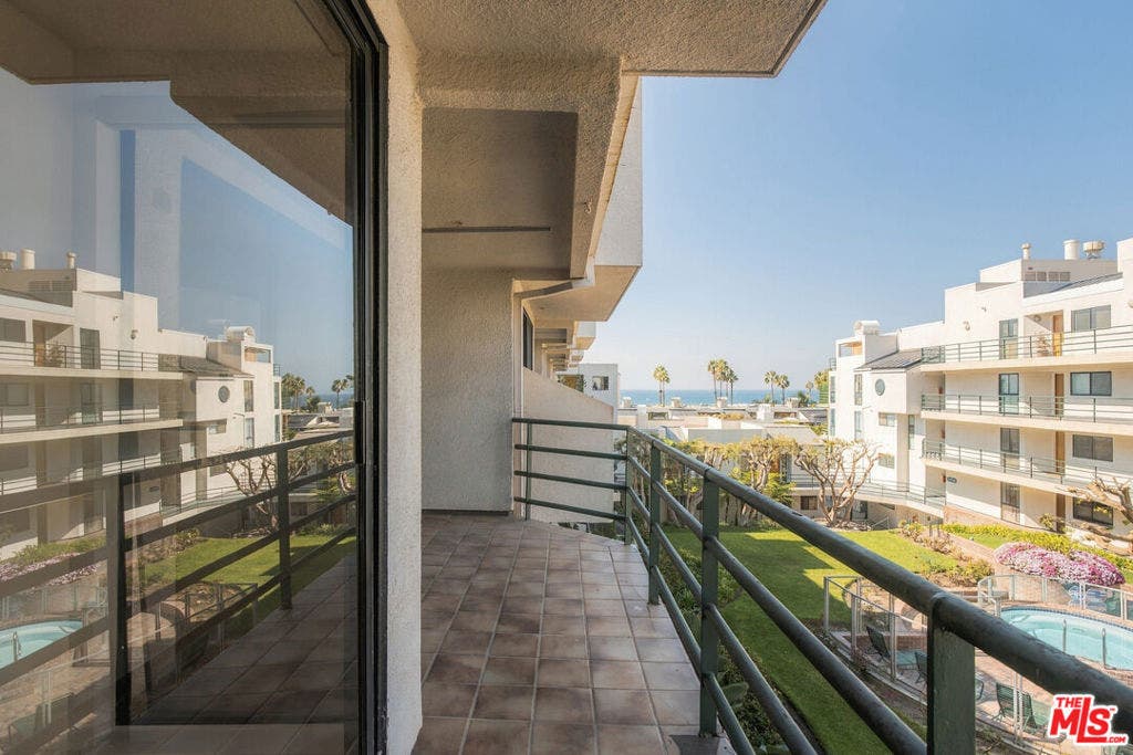 2950 Neilson Way, #408, Santa Monica, CA 90405 2950 Neilson Way, #408, Santa Monica, CA 90405