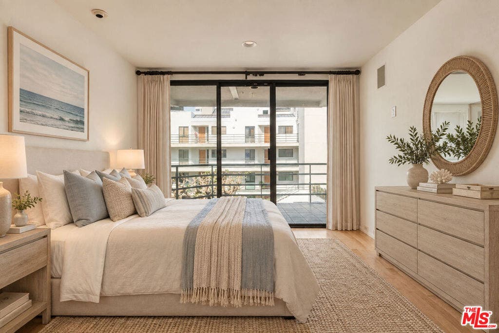 2950 Neilson Way, #408, Santa Monica, CA 90405 2950 Neilson Way, #408, Santa Monica, CA 90405