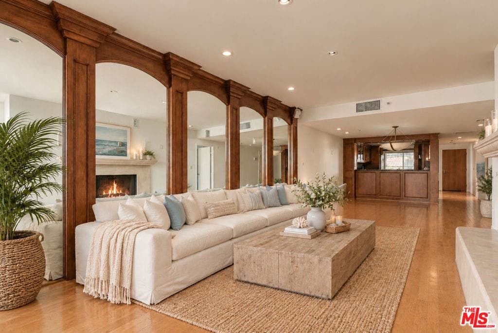 2950 Neilson Way, #408, Santa Monica, CA 90405 2950 Neilson Way, #408, Santa Monica, CA 90405