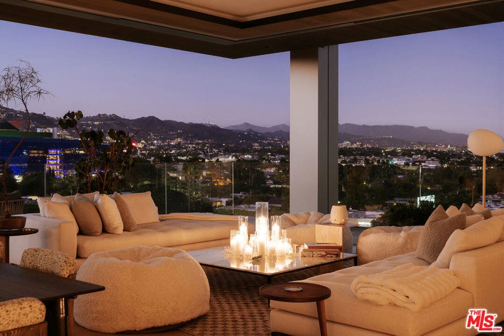 8899 Beverly Boulevard, #8B, West Hollywood, CA 90048 8899 Beverly Boulevard, #8B, West Hollywood, CA 90048