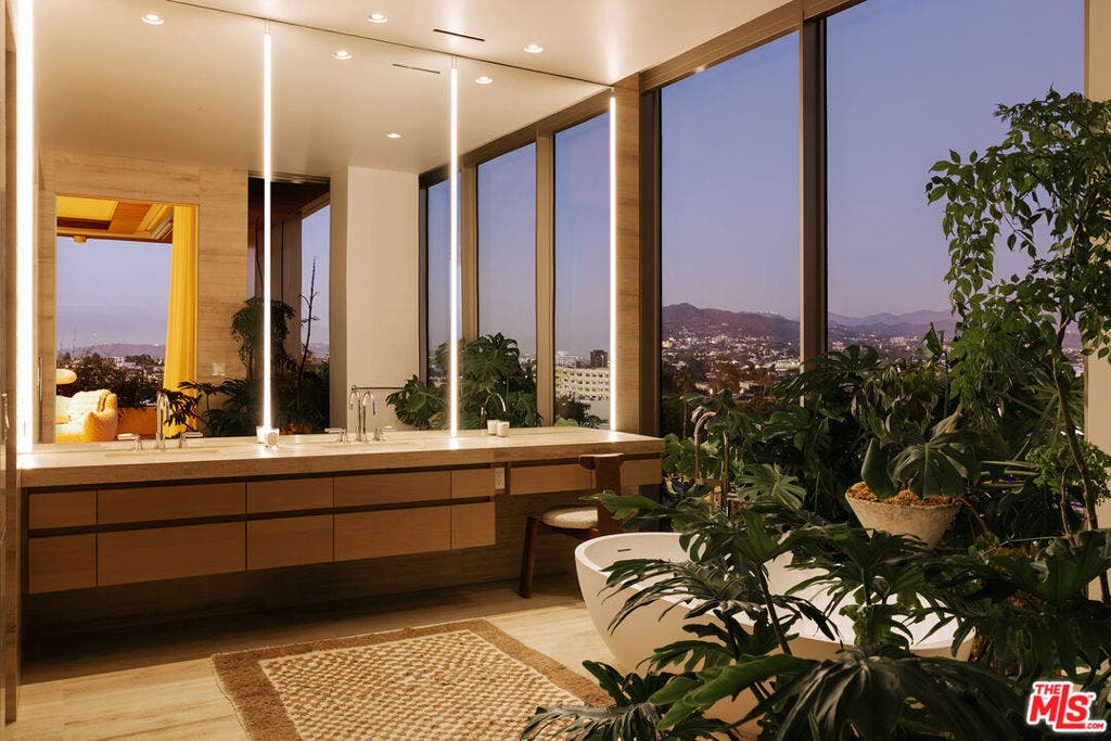 8899 Beverly Boulevard, #8B, West Hollywood, CA 90048 8899 Beverly Boulevard, #8B, West Hollywood, CA 90048
