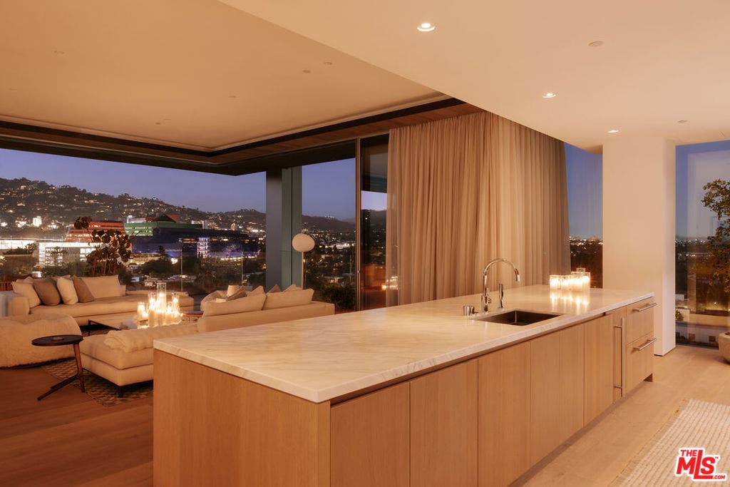 8899 Beverly Boulevard, #8B, West Hollywood, CA 90048 8899 Beverly Boulevard, #8B, West Hollywood, CA 90048