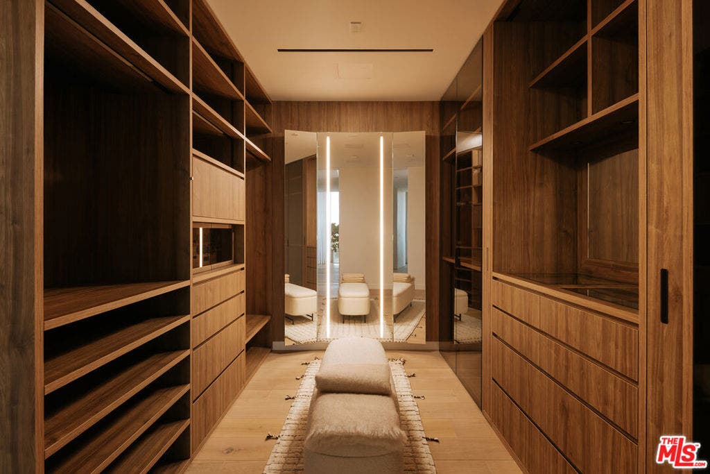 8899 Beverly Boulevard, #8B, West Hollywood, CA 90048 8899 Beverly Boulevard, #8B, West Hollywood, CA 90048