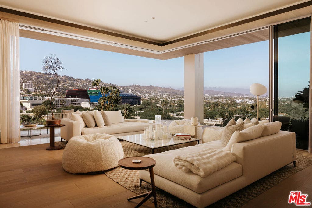 8899 Beverly Boulevard, #8B, West Hollywood, CA 90048 8899 Beverly Boulevard, #8B, West Hollywood, CA 90048