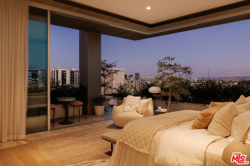 8899 Beverly Boulevard, #8B, West Hollywood, CA 90048 8899 Beverly Boulevard, #8B, West Hollywood, CA 90048