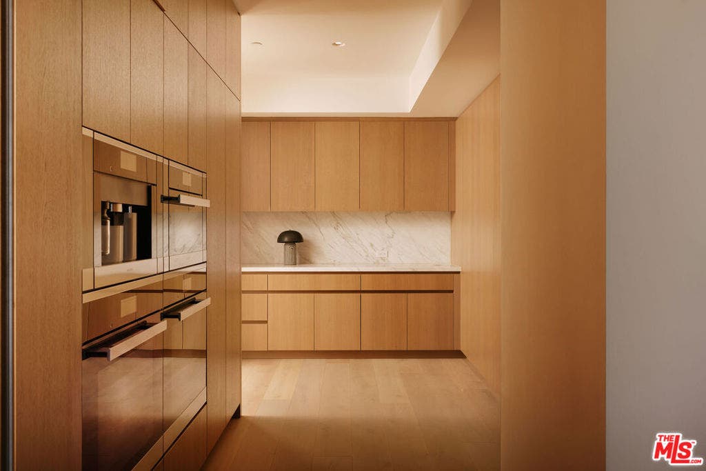 8899 Beverly Boulevard, #8B, West Hollywood, CA 90048 8899 Beverly Boulevard, #8B, West Hollywood, CA 90048