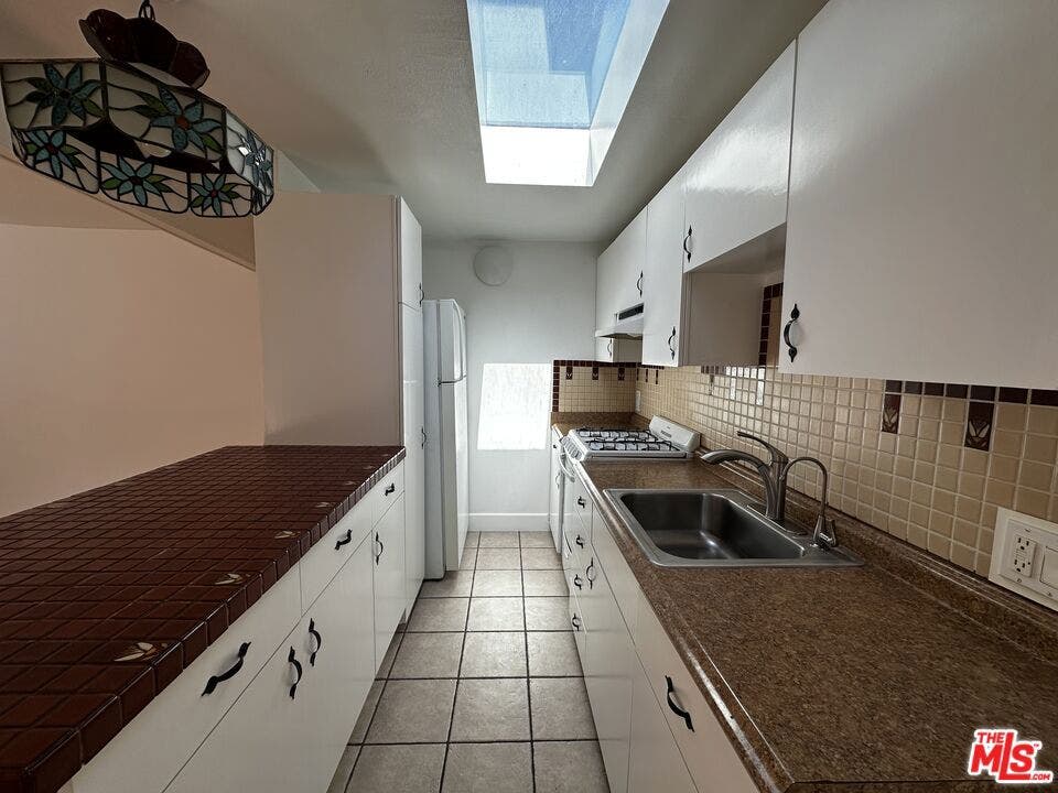 859 Commonwealth Avenue, Venice, CA 90291 859 Commonwealth Avenue, Venice, CA 90291