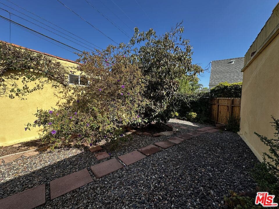 859 Commonwealth Avenue, Venice, CA 90291 859 Commonwealth Avenue, Venice, CA 90291