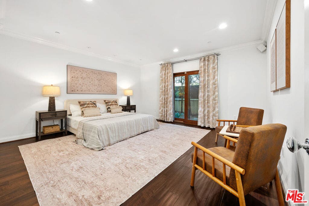 11863 Darlington Avenue, #110, Los Angeles, CA 90049 11863 Darlington Avenue, #110, Los Angeles, CA 90049