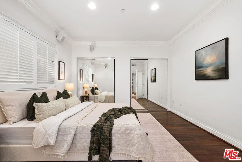 11863 Darlington Avenue, #110, Los Angeles, CA 90049 11863 Darlington Avenue, #110, Los Angeles, CA 90049