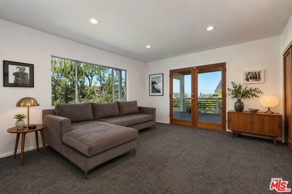 3162 Durand Drive, Los Angeles, CA 90068 3162 Durand Drive, Los Angeles, CA 90068